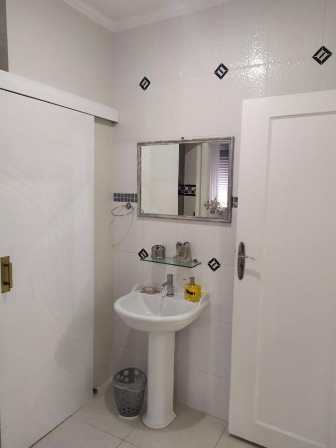 Guaruja Enseada - Apto 200M Da Praia - 02 Dorm. Wi-Fi + Ar + Estacionamento Zewnętrze zdjęcie